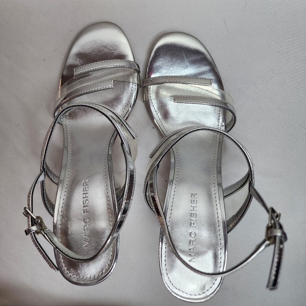 Marc Fisher Metallic Silver Acylic Sandals With Transparent Heel Size 6.5US - Picture 5 of 13